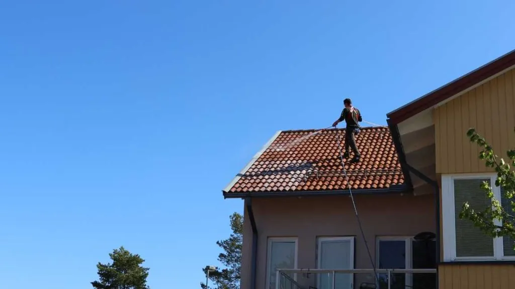 Expert taktvätt i Håbo