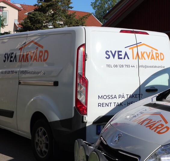 Svea Takvårds servicebil i Enköping – Experter på takrengöring