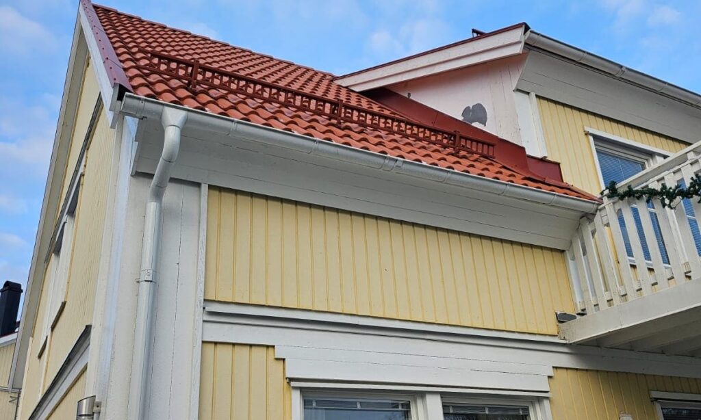 Husfasad tvättad av Svea Takvård